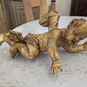 Sculpture à la feuille d'or aprés